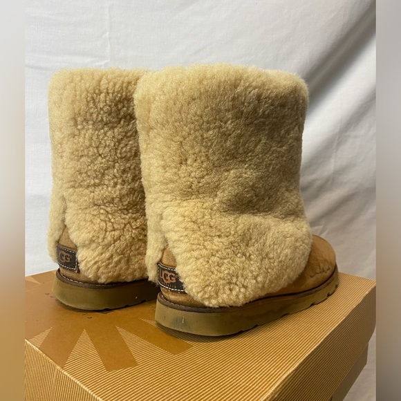 Ugg Boots Maylin Genuine Sheepskin Shearling Cuff Leather Suede S/N 3220 Size 7 - Picture 3 of 10